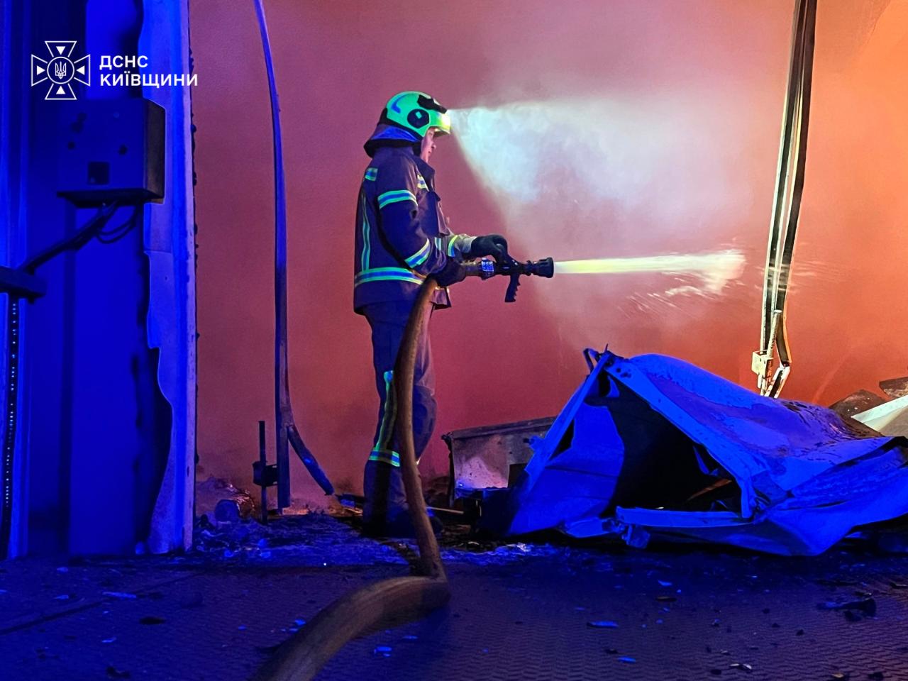 Russian massive attack on Kyiv region kills 14, injures nearly 30